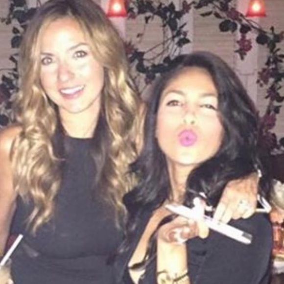 Meet your Posher, Lauren - Picture 2 of 3